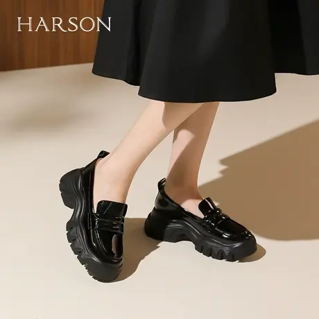 哈森秋季新款休闲厚底乐福鞋女款水钻深口小皮鞋HL227102图片