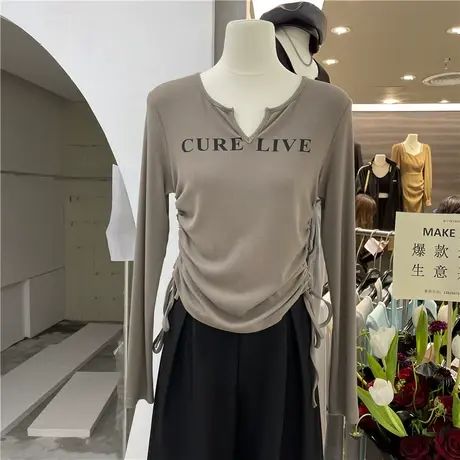 十三行2022秋装V领字母下摆抽绳设计长袖T恤女洋气修身百搭打底衫商品大图
