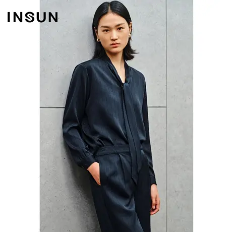 INSUN恩裳线上专选秋季醋酸暗条纹飘带衬衫商品大图