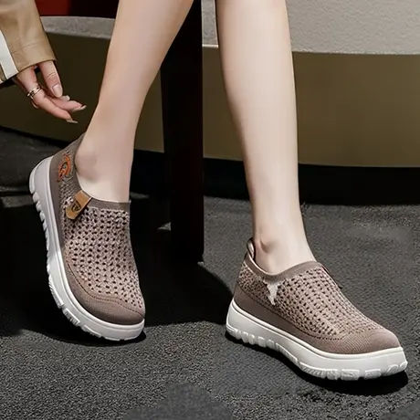妈妈休闲鞋防滑老人鞋防滑一脚蹬中老年人春秋女鞋网面健步帆布鞋商品大图