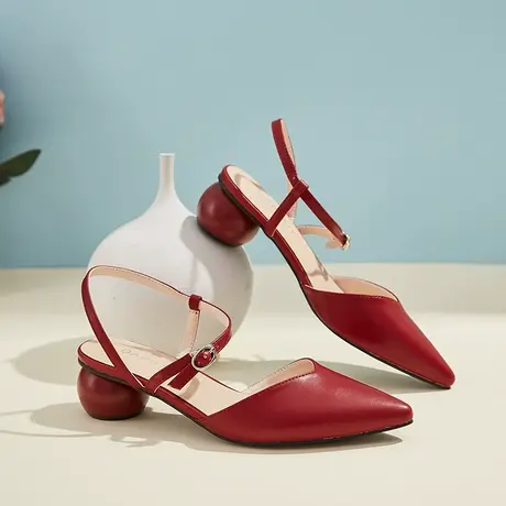 达芙妮夏季包头中跟凉鞋女一字式扣带粗跟温柔风ins潮红色高跟鞋商品大图