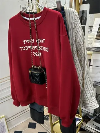 字母印花红色卫衣女圆领宽松慵懒风2024新款时尚洋气爆款上衣春秋商品大图