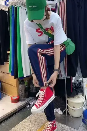 百搭印花白T恤宽松束脚运动裤女春秋薄款小个子卫裤简约短袖上衣商品大图