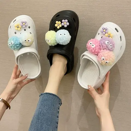 ins潮彩色毛球对眼高跟洞洞鞋女外穿时尚网红厚底可爱松糕凉拖鞋商品大图