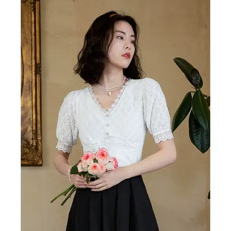 弥古白色v领短袖t恤女夏高级感法式泡泡袖蕾丝褶皱肌理感掐腰上衣图片