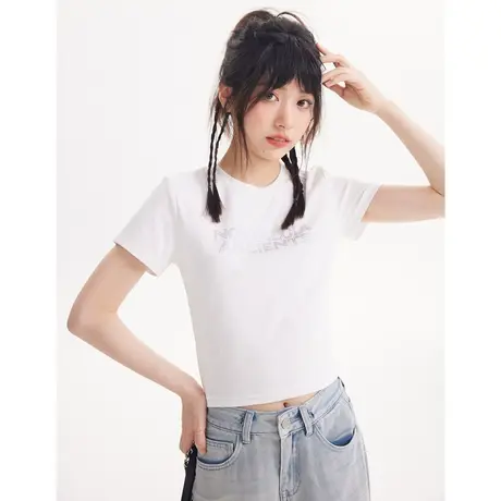 尔给白色字母镶钻短袖t恤女新款2023夏季显瘦短款上衣设计感小众图片