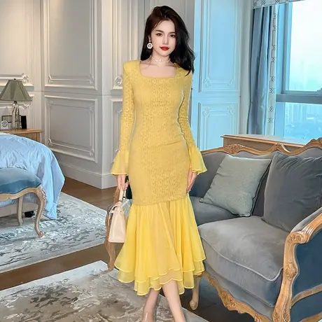 宫廷风显瘦方领鱼尾裙2023新款小众设计喇叭袖气质修身针织连衣裙图片