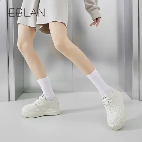 EBLAN/伊伴厚底小白鞋2024年秋季新款百搭时尚休闲女鞋增高板鞋图片