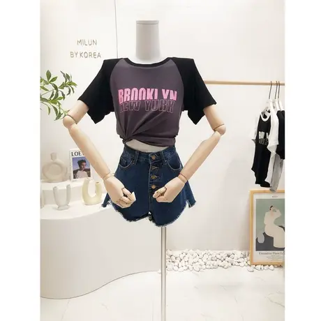 2022夏季新款韩国东大门插肩袖T恤复古字母短款高腰上衣设计感潮图片