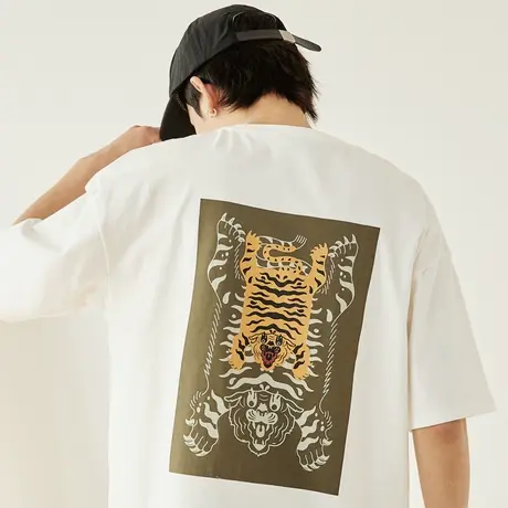 奕飏日系小清新老虎刺绣复古白色短袖t恤男简约百搭夏季半袖体恤图片