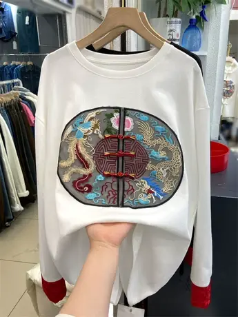 新中式国风刺绣长袖白色T恤女2024早春款慵懒风复古盘扣打底上衣图片