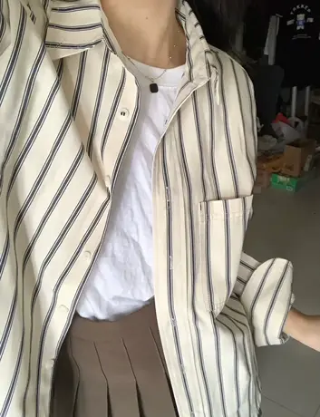 条纹衬衫女2022新款早秋宽松韩版设计感小众法式别致长袖上衣外套图片
