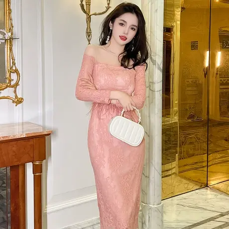 镂空一字肩粉色蕾丝连衣裙2023新款小众收腰设计感流苏气质包臀裙商品大图