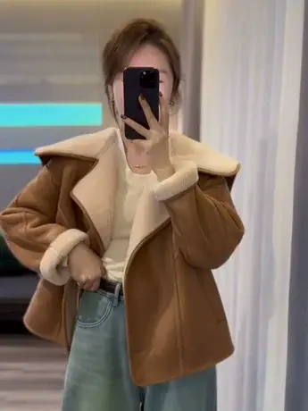 美拉德韩系复古大翻领羊羔毛皮毛一体外套2023新款夹克上衣皮女潮图片