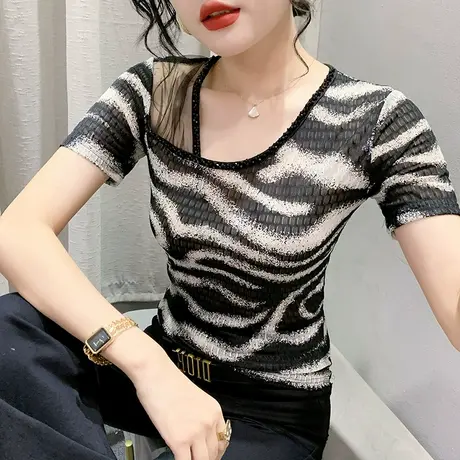 网纱拼接T恤女短袖2024夏新款时尚钉珠斜领小衫洋气条纹印花上衣图片