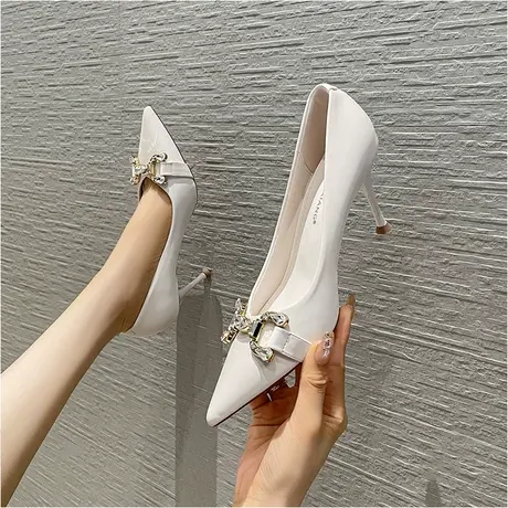 2024年春夏新款法式少女性感尖头高跟鞋女细跟金属扣水钻职业单鞋商品大图
