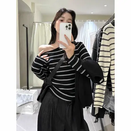 条纹斜肩毛衣针织衫女2025早秋季穿搭氛围感韩系修身露肩长袖上衣商品大图