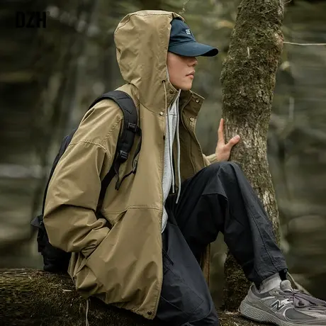 男士卡其色户外防风冲锋衣男外套春秋款2023新款工装美式夹克连帽商品大图