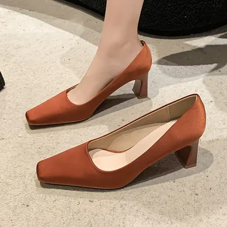 高级绿高跟鞋女2023年新款秋季气质名媛方头粗跟单鞋设计感小众潮图片