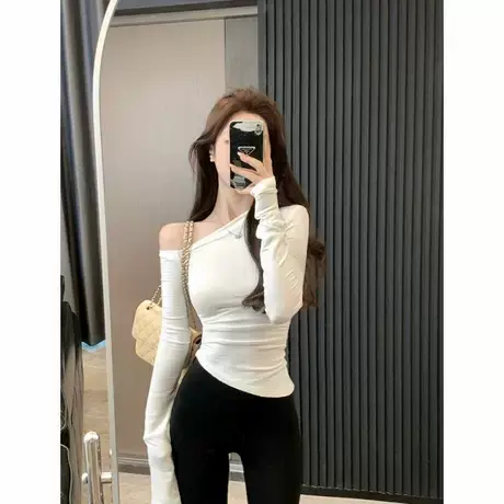 韩系气质白色斜肩长袖T恤女秋季小个子修身显瘦褶皱休闲百搭上衣图片