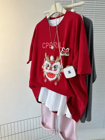 龙年~新年卡通大龙水钻刺绣贴布宽松中长款上衣女春季潮版短袖T恤图片
