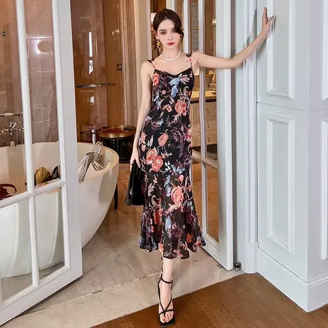 雪纺高级感别致漂亮碎花吊带连衣裙女气质修身轻奢荷叶边长裙新款商品大图