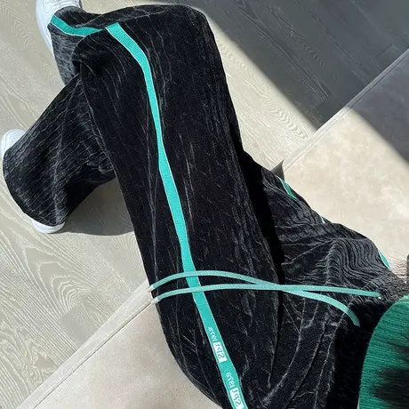 黑色雪尼尔阔腿裤女春秋新款高腰垂感直筒宽松显瘦休闲压褶条绒裤商品大图