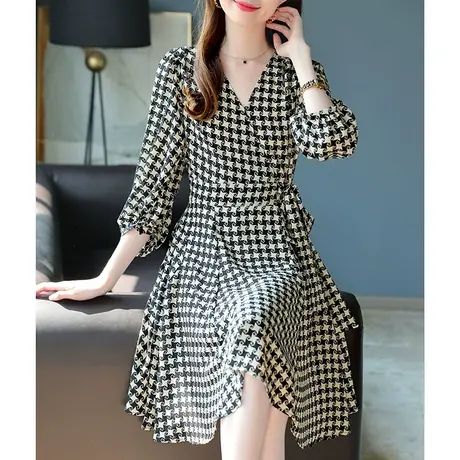 宝诗黎V领印花系带连衣裙女新款七分袖减龄中长裙子2024春季时装商品大图