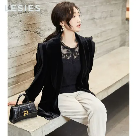 LESIES蓝色倾情春秋女装线下专柜商场同款优雅立领蕾丝拼接针织衫图片