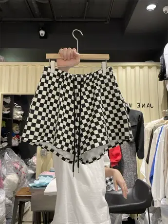 棋盘格子运动短裤女夏季薄款宽松高腰显瘦休闲新款三分热裤潮ins图片
