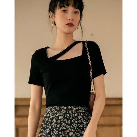 法式锁骨方领上衣修身针织短袖不规则设计感小众黑色棉质t恤女夏商品大图