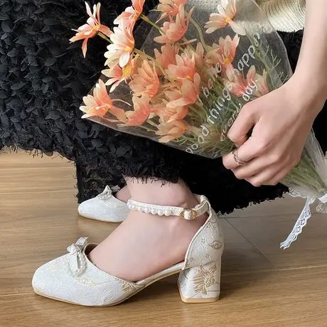 高跟鞋女婚鞋粗跟马面裙旗袍汉服配裙子凉鞋女款夏季新中式伴娘鞋商品大图
