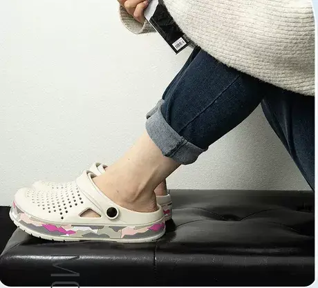 包头拖鞋女款夏天迷彩室内家居厚底2024新款踩屎感洞洞鞋女夏防滑图片