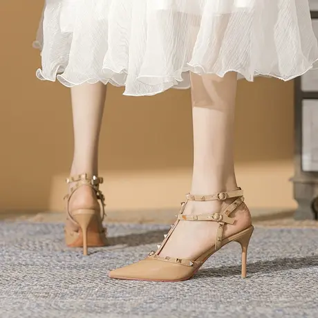 一字扣带铆钉凉鞋女细跟2024年夏季新款时尚尖头性感女神范高跟鞋图片