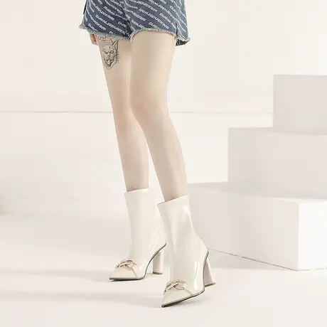 弹力瘦瘦靴女网红2022年新款软皮粗跟马丁靴子金属扣尖头法式短靴商品大图