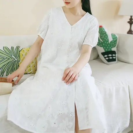 胖妹妹夏季2023新品满幅绣短袖连衣裙 加大码法式V领修身优雅长裙商品大图