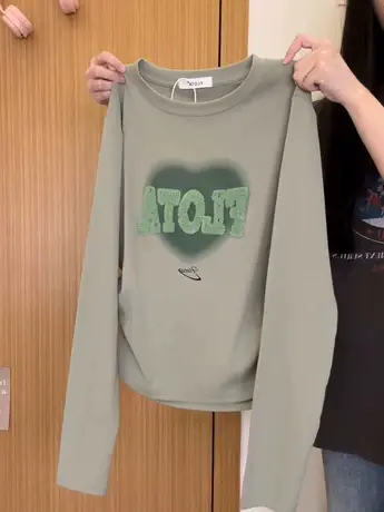 红续植绒字母爱心正肩长袖T恤女日系ins风收腰打底衫上衣秋冬新款图片