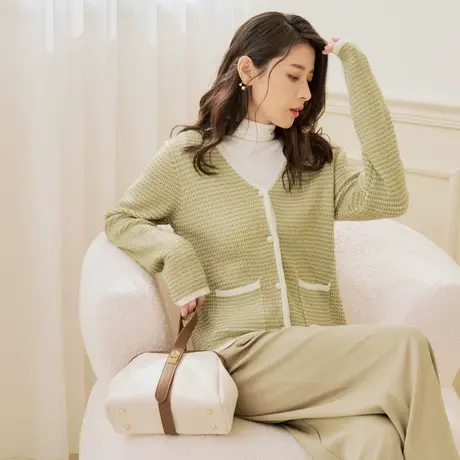 桔熊秋冬季温暖高级感珍珠扣包芯纱针织毛衣小外套女装大码FA2673图片