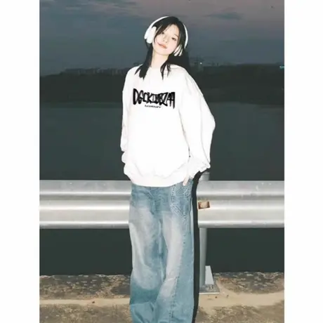 白色圆领卫衣女早秋2025新爆款美式宽松字母加绒加厚百搭无帽上衣商品大图