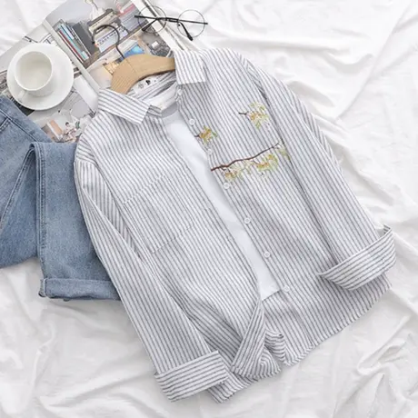 春秋新款日系小清新文艺复古绣花条纹衬衫女宽松学生百搭打底衬衣图片