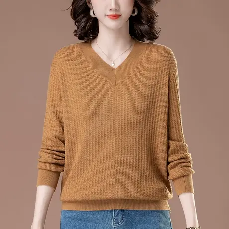 妈妈秋冬季v领薄款毛衣女宽松加肥加大码女中老年休闲针织打底衫图片