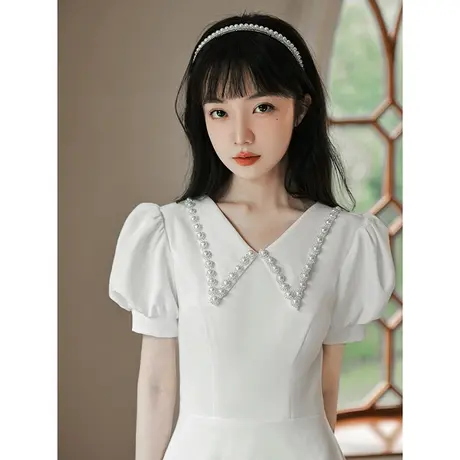 白色订婚小晚礼服裙轻奢小众高端平时可穿连衣裙法式娃娃领高级感图片