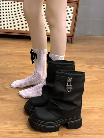 英伦风夏季爆款马丁靴女2023年新款网红高级感厚底超火显高短靴子图片