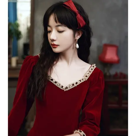 丝绒敬酒服新娘2023新款订婚酒红色冬季长袖法式晚礼服裙女回门服图片