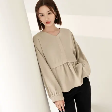 桔熊秋季设计感不易皱V领落肩连袖拼接抓皱宽松上衣女大码AB18964图片