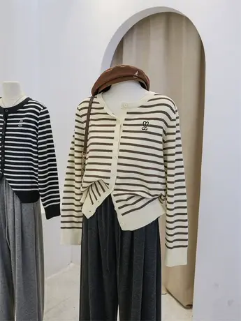 撞色条纹长袖针织开衫外套女秋季2023新款法式小香风圆领毛衣外套商品大图