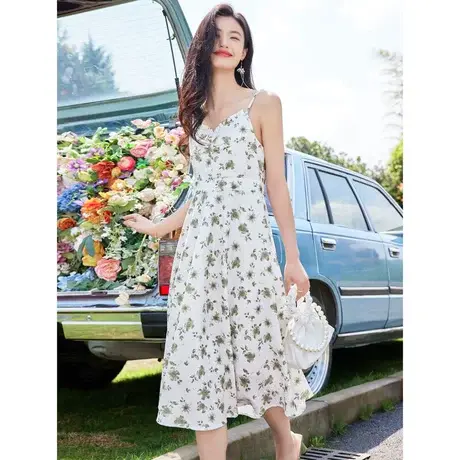 时尚碎花吊带连衣裙2023年夏季新款淑女温柔甜美显瘦中长款裙子图片