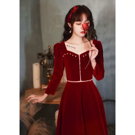 敬酒服新娘2023新款酒红色冬季长袖结婚丝绒宴会气质法式礼服裙女图片