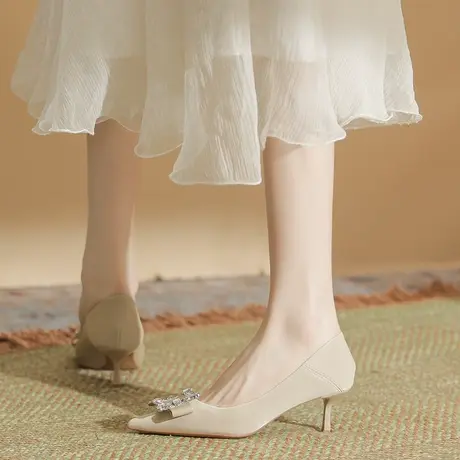 尖头单鞋女2024年春季新款法式方扣水钻细跟高跟鞋性感百搭职业鞋图片