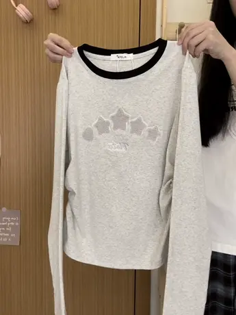 红续刺绣植绒星星拼色长袖T恤女日系学院风显瘦打底上衣秋冬新款图片